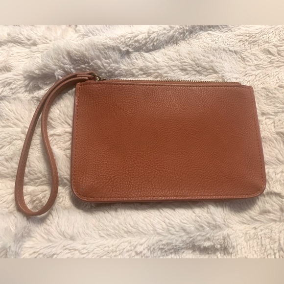 Universal Thread Wristlet Red/Rust Like New - Picture 3 of 9